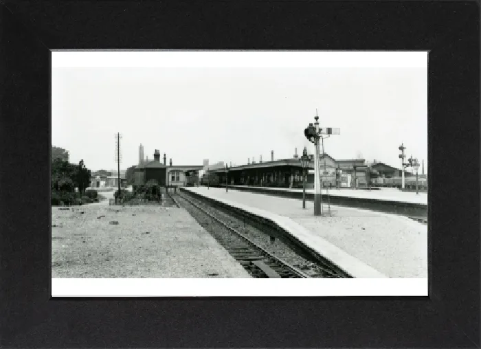 Gerahmter Druck : Dichtot Bahnhof, Oxfordshire um die Jahrzehnte 50