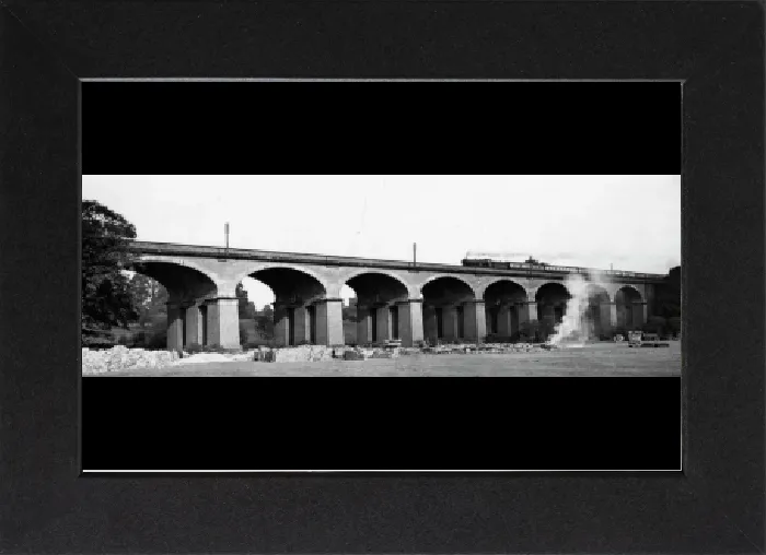 Gerahmter Druck : Wahrncliff-Bahnhofbrücke, 1920er Jahre Gerahmter Druck : Wahrncliff-Bahnhofbrücke, 1920er Jahre