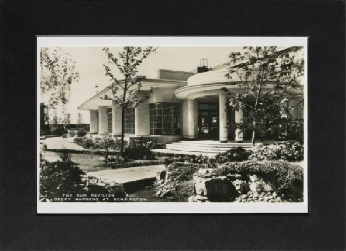 Gerahmter Druck : Das Sonnentor – Derry und Toms Terrassegärten, Kensington Gerahmter Druck : Das Sonnentor – Derry und Toms Terrassegärten, Kensington