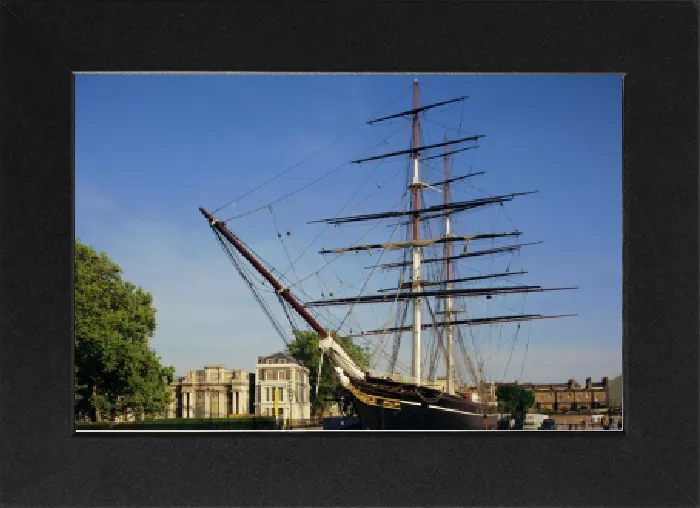 Gerahmter Druck : Die Cutty Sark ist ein alter Tee-Klippertreffer in Greenwich bei London im Vereinigten Königreich