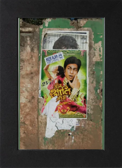 Gerahmter Druck : Schahrukh Khan auf einer zerrissenem Bollywood-Filmplakat an der Wand in Hospet, Karnataka, Indien. Asien Gerahmter Druck : Schahrukh Khan auf einer zerrissenem Bollywood-Filmplakat an der Wand in Hospet, Karnataka, Indien. Asien