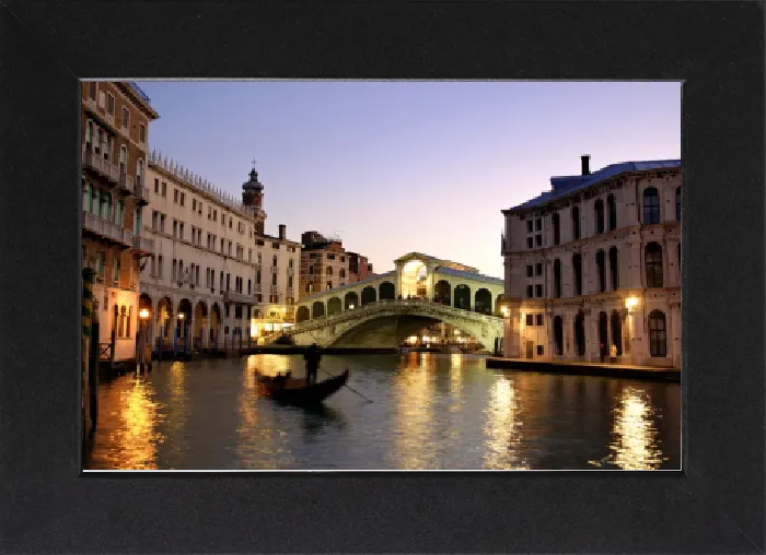 Gerahmter Druck : Rialtobrücke am Großen Kanal in Venedig Italien Gerahmter Druck : Rialtobrücke am Großen Kanal in Venedig Italien