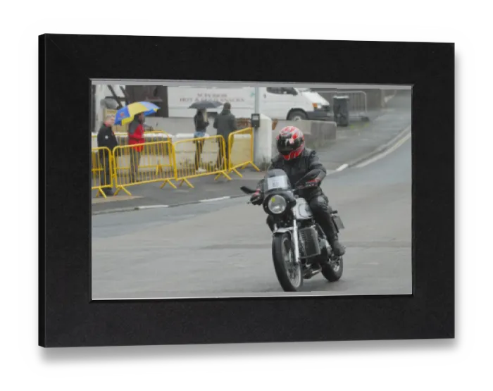 Gerahmter Druck : John David Green (Norton) 2012 VMCC-Parade-Lap Gerahmter Druck : John David Green (Norton) 2012 VMCC-Parade-Lap