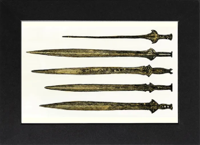 Gerahmter Druck : Zeltenbronze Schwerter Gerahmter Druck : Zeltenbronze Schwerter