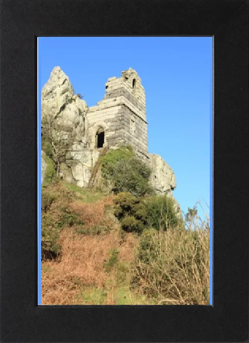 Gerahmter Druck : Kapelle im Felsen Gerahmter Druck : Kapelle im Felsen