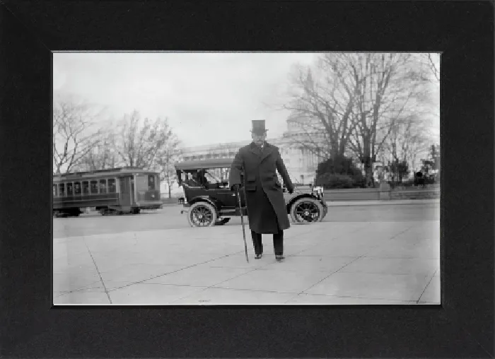 Gerahmter Druck : J.Pierpont Morgan Senior, 1912 von Harris und Ewing. Gerahmter Druck : J.Pierpont Morgan Senior, 1912 von Harris und Ewing.
