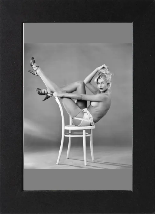 Gerahmter Druck : Glamour, Modebeutel, Jilly Johnson, Februar 1975