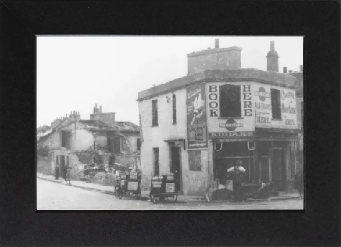Gerahmter Druck : Die Kneipzeitschrift Fortunes Pub im Viertel Plainmoor von Torquay überlebte eine Bombe an der Kreuzung mit St Gerahmter Druck : Die Kneipzeitschrift Fortunes Pub im Viertel Plainmoor von Torquay überlebte eine Bombe an der Kreuzung mit St