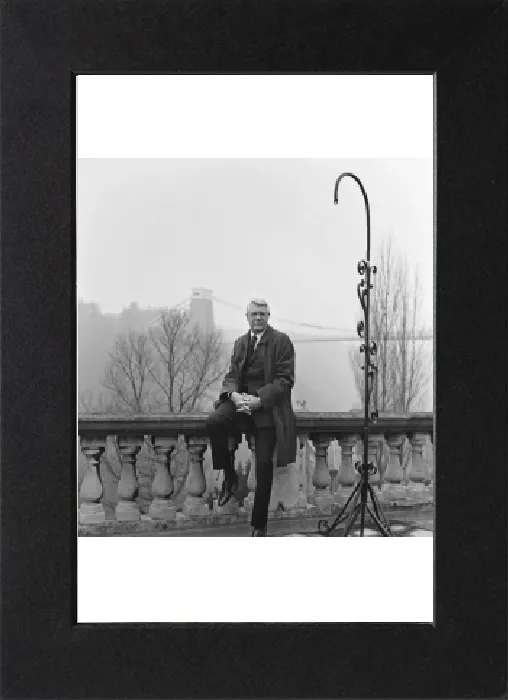 Gerahmter Druck : Cary Grant, Schauspieler, (bürgerlicher Name Archibald Alexander Leach) fotografiert bei seinem 68. Geburtstag. Gerahmter Druck : Cary Grant, Schauspieler, (bürgerlicher Name Archibald Alexander Leach) fotografiert bei seinem 68. Geburtstag.