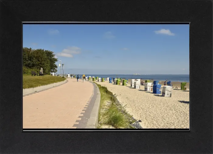Gerahmter Druck : Promenade und Strand Wyk auf Föhr Gerahmter Druck : Promenade und Strand Wyk auf Föhr