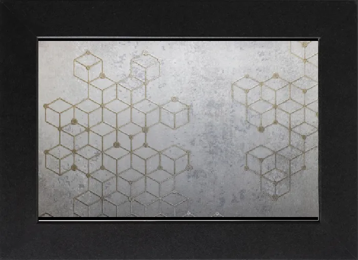 Gerahmter Druck : Ein detailliertes geometrisches Muster aus Würfeln auf einer texturierten metallischen Oberfläche. Gerahmter Druck : Ein detailliertes geometrisches Muster aus Würfeln auf einer texturierten metallischen Oberfläche.
