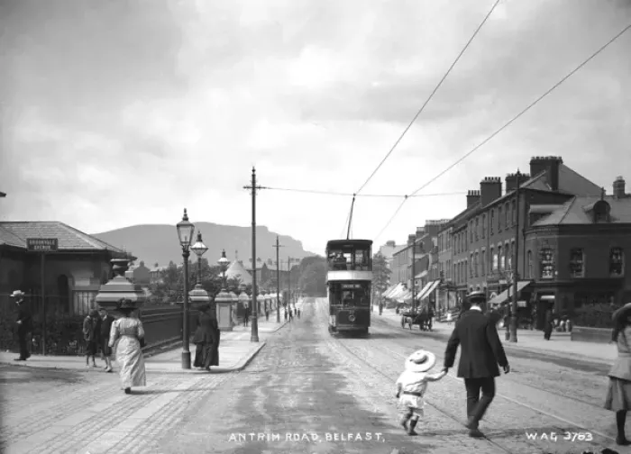 Gerahmter Druck : Antrimsstraße, Belfast Gerahmter Druck : Antrimsstraße, Belfast