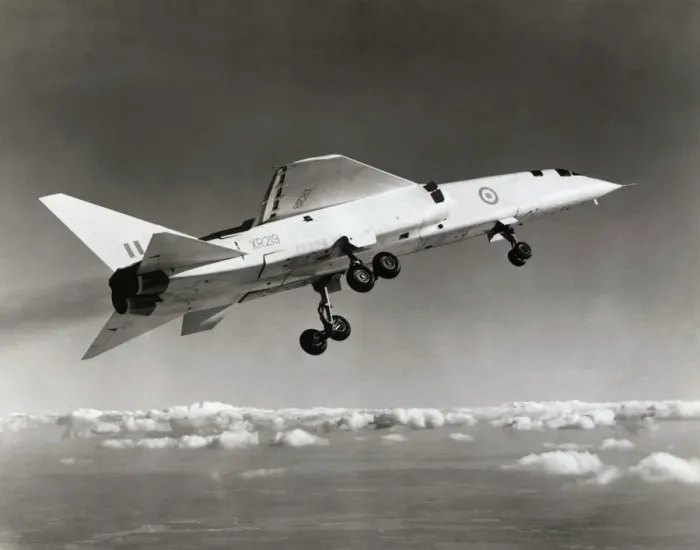Gerahmter Druck : BAC TSR-2. Das britische Flugzeugkorporation Tsr-2 Prototyp in Luft gezogen Gerahmter Druck : BAC TSR-2. Das britische Flugzeugkorporation Tsr-2 Prototyp in Luft gezogen