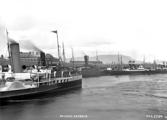Gerahmter Druck : Belfast Hafen Gerahmter Druck : Belfast Hafen