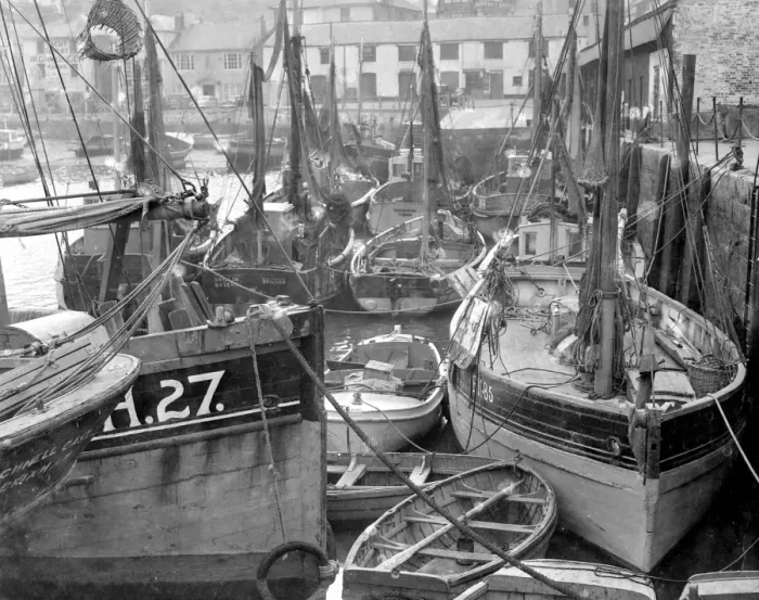 Gerahmter Druck : Booten im Hafen von Brixham, Devon Gerahmter Druck : Booten im Hafen von Brixham, Devon