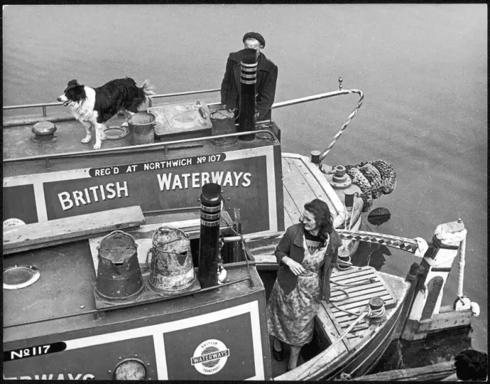 Gerahmter Druck : Britischer Kanalboot Gerahmter Druck : Britischer Kanalboot
