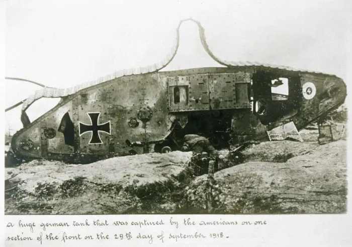 Gerahmter Druck : Eingefangene deutsche Panzerfahrzeug Gerahmter Druck : Eingefangene deutsche Panzerfahrzeug