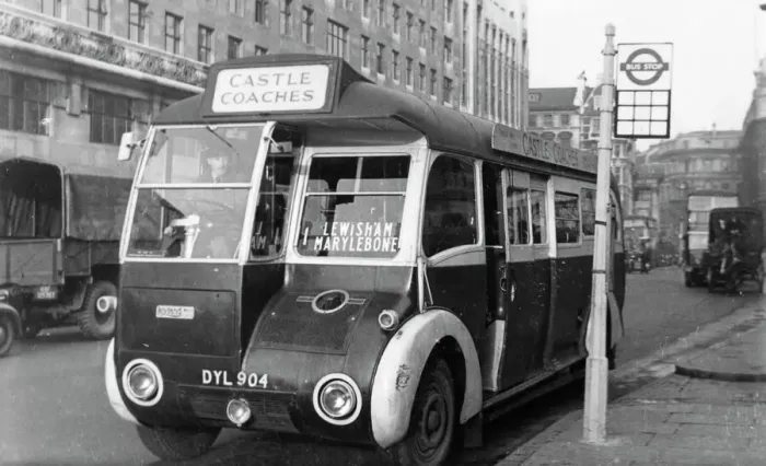 Gerahmter Druck : Schlossbus Schlepperfahrten Gerahmter Druck : Schlossbus Schlepperfahrten