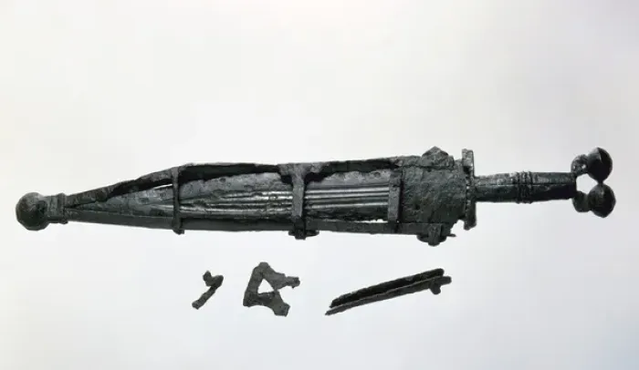 Gerahmter Druck : Zeltenkunst Spanien Eisen Dolch Gerahmter Druck : Zeltenkunst Spanien Eisen Dolch