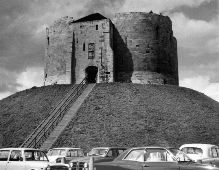Gerahmter Druck : Kliffs-Turm, York Gerahmter Druck : Kliffs-Turm, York