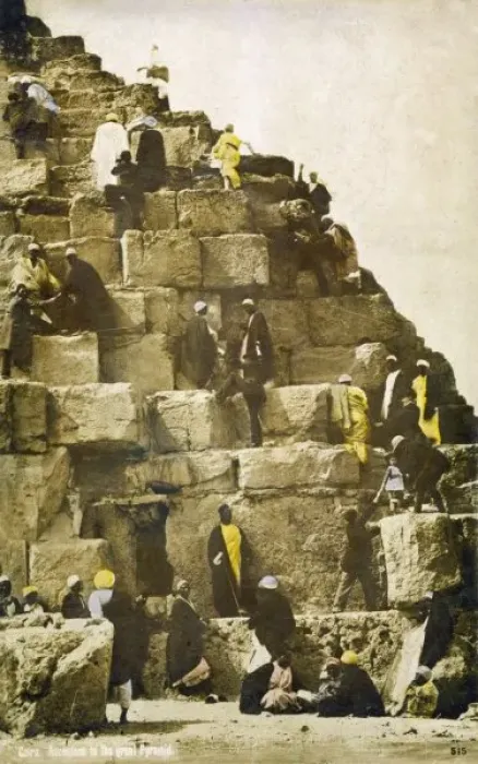 Gerahmter Druck : Klettern die Pyramiden Gerahmter Druck : Klettern die Pyramiden