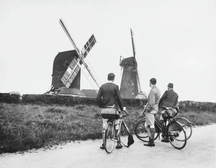Gerahmter Druck : Radfahrer & Windmühlen