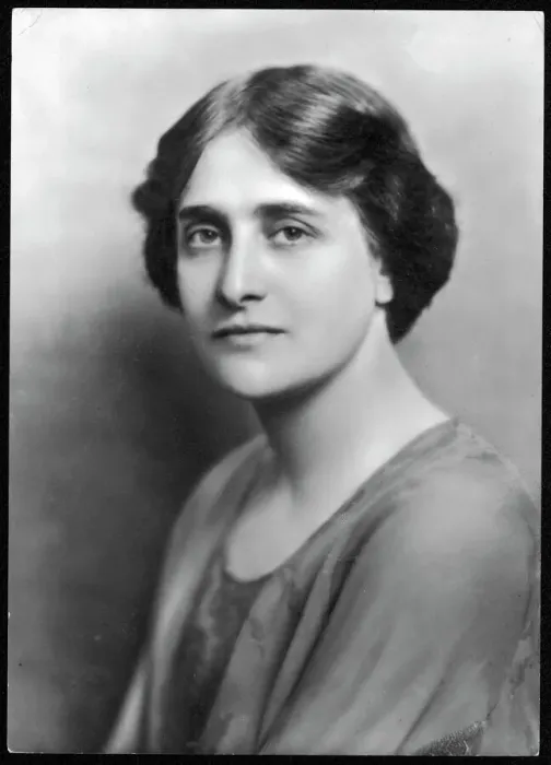 Gerahmter Druck : Frau Myra Hess DBE Gerahmter Druck : Frau Myra Hess DBE