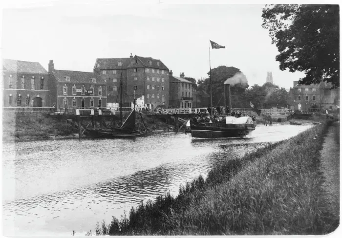 Gerahmter Druck : Englischer Flussdampfer Gerahmter Druck : Englischer Flussdampfer