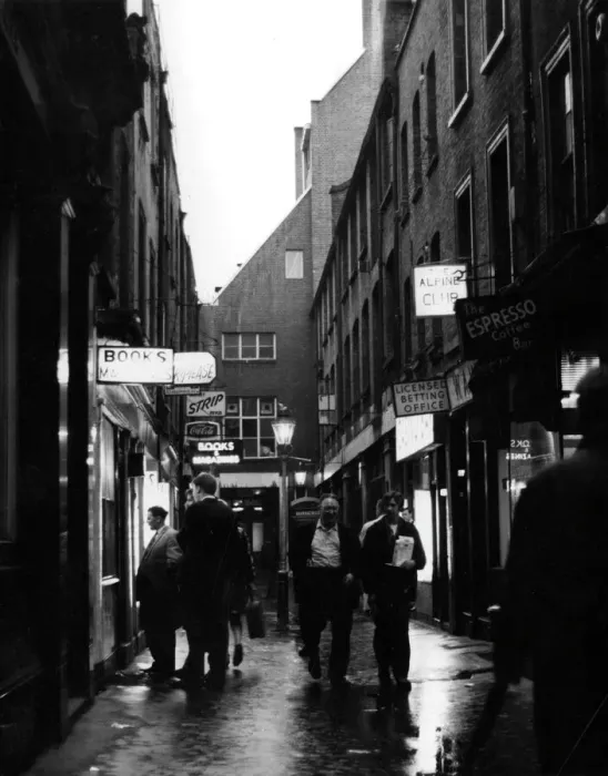 Gerahmter Druck : Abend im Soho Gerahmter Druck : Abend im Soho