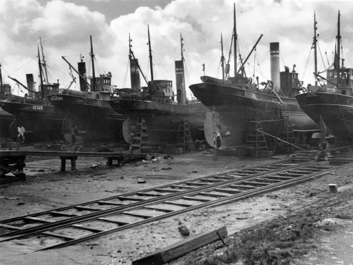 Gerahmter Druck : Grimsby Trawlerfahrten Gerahmter Druck : Grimsby Trawlerfahrten