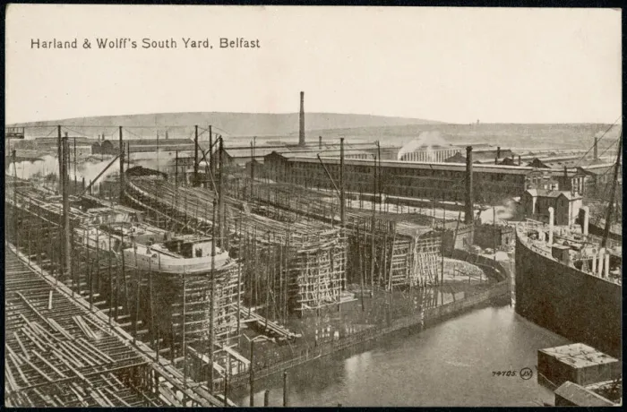 Gerahmter Druck : Hafen und Wolfswerft Gerahmter Druck : Hafen und Wolfswerft
