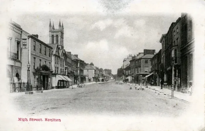 Gerahmter Druck : Hoher Weg, Honiton, Devon Gerahmter Druck : Hoher Weg, Honiton, Devon