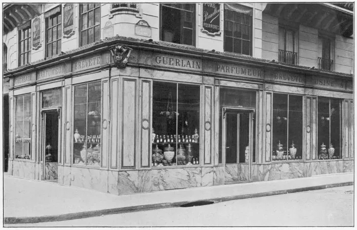 Gerahmter Druck : Haus Guerlain, Paris Gerahmter Druck : Haus Guerlain, Paris
