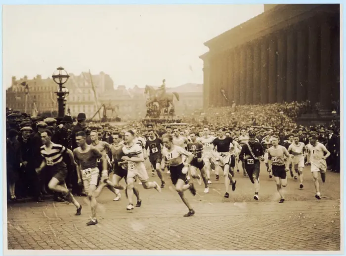 Gerahmter Druck : Marathon 1927 Gerahmter Druck : Marathon 1927