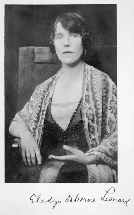 Gerahmter Druck : Frau Leonard Gerahmter Druck : Frau Leonard