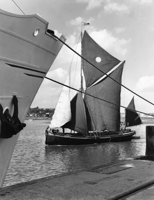 Gerahmter Druck : Ein beeindruckendes Panorama des Küstensegler Schiffes Spinaway C Gerahmter Druck : Ein beeindruckendes Panorama des Küstensegler Schiffes Spinaway C