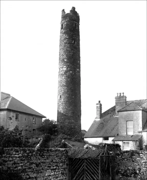 Gerahmter Druck : Alter runder Turm im Devontal Gerahmter Druck : Alter runder Turm im Devontal