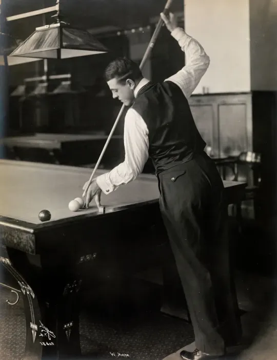 Gerahmter Druck : Spiel von Billard spielen Gerahmter Druck : Spiel von Billard spielen