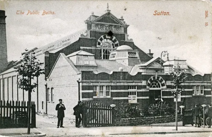 Gerahmter Druck : Die Öffentlichen Bäder, Sutton, Surrey Gerahmter Druck : Die Öffentlichen Bäder, Sutton, Surrey