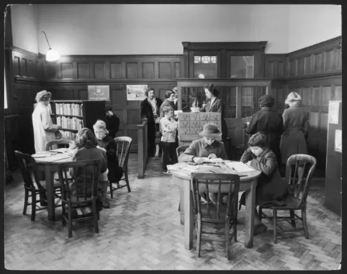 Gerahmter Druck : Kinderbibliothek Putney Gerahmter Druck : Kinderbibliothek Putney