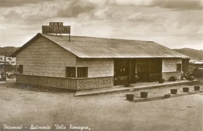 Gerahmter Druck : Restaurant Bella Romagna in Dekemhare, Eritrea