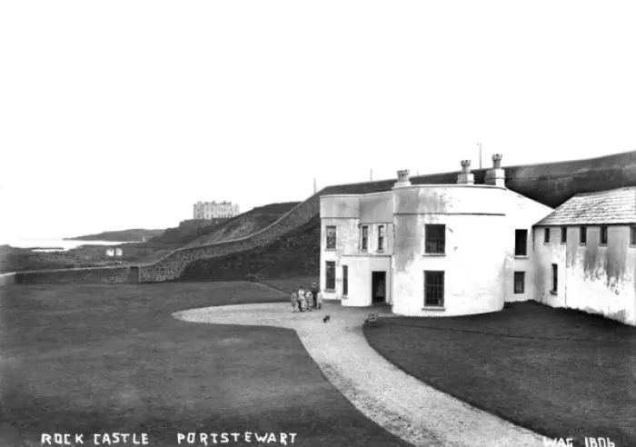 Gerahmter Druck : Felsburg von Rock, Portstewart Gerahmter Druck : Felsburg von Rock, Portstewart