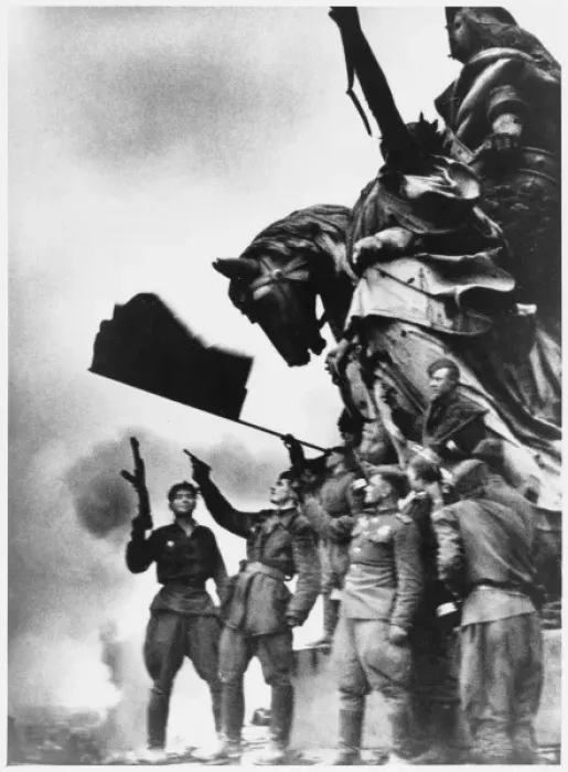 Gerahmter Druck : Russische in Berlin Gerahmter Druck : Russische in Berlin