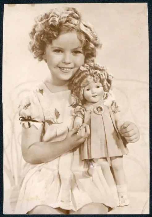 Gerahmter Druck : Shirley-Tempel-Puppe Gerahmter Druck : Shirley-Tempel-Puppe