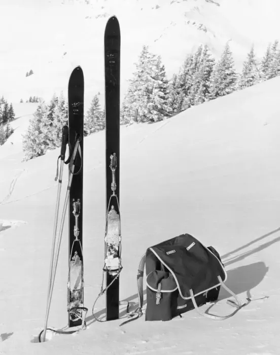 Gerahmter Druck : Skifahrtsgeräte Gerahmter Druck : Skifahrtsgeräte