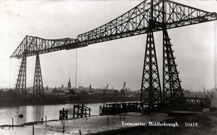 Gerahmter Druck : Der Transporter, Middlesbrough, Yorkshire Gerahmter Druck : Der Transporter, Middlesbrough, Yorkshire