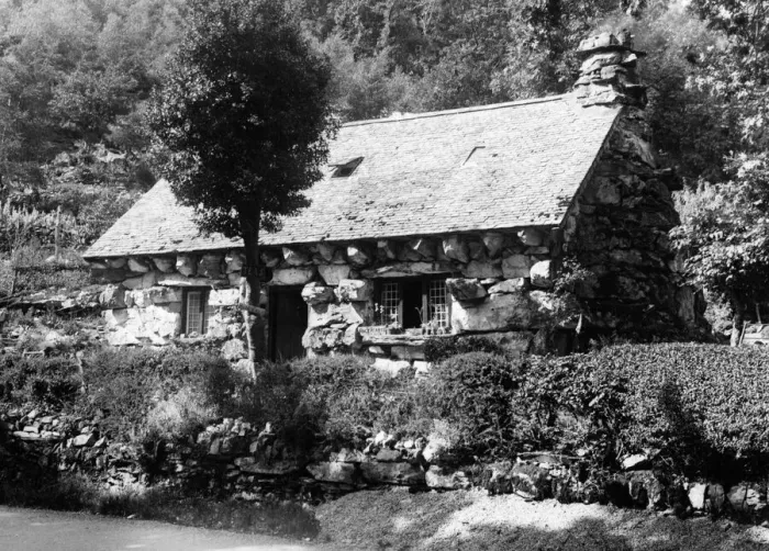 Gerahmter Druck : Die schäliche Hütte Gerahmter Druck : Die schäliche Hütte