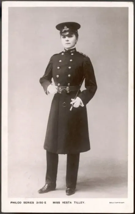 Gerahmter Druck : Vesta Tilley in der Uniform Gerahmter Druck : Vesta Tilley in der Uniform