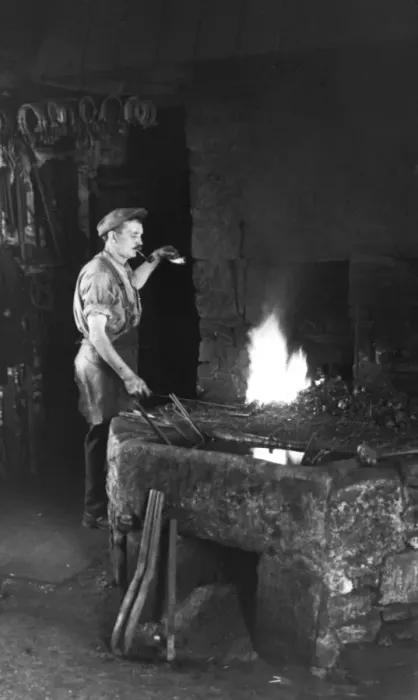 Gerahmter Druck : Dorf Schmiede Gerahmter Druck : Dorf Schmiede
