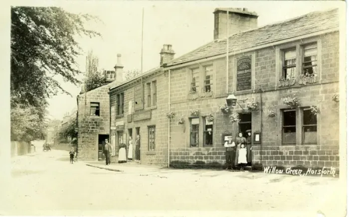 Gerahmter Druck : Eichengrün, Horsforth, Westjordania Gerahmter Druck : Eichengrün, Horsforth, Westjordania